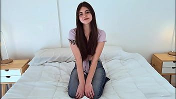 Casting de hermosa argentina de 18 a&ntilde;os en su primera vez en las camaras